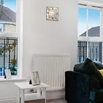 Station & Shops 3Min Walk I Heathrow 15 Mins I X2 Ensuites I Parking X2